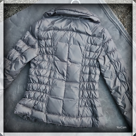 Kenneth Cole Reaction Lightweight Woman's Puffer Jacket Size Small - Picture 3 of 3